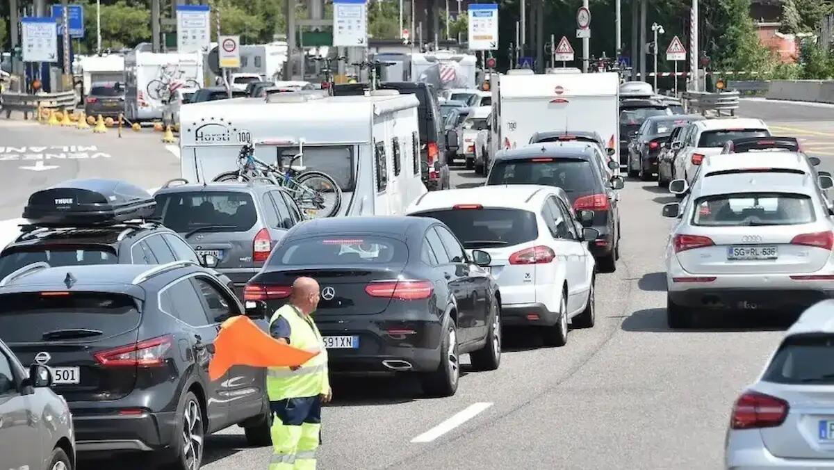Incidente in A22: coinvolto un mezzo pesante, code fino a 6 chilometri - 