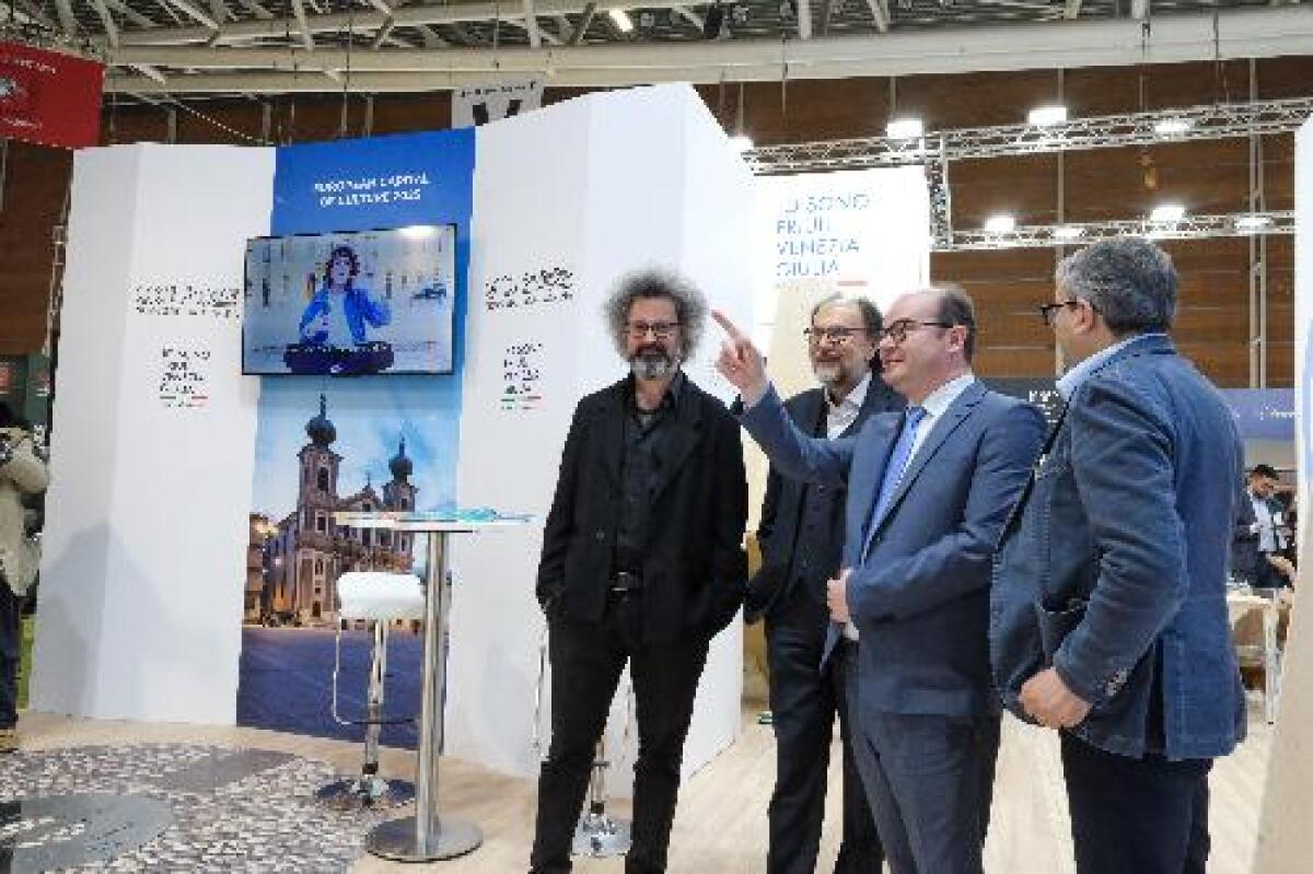 Successo per l'incontro con Simone Cristicchi al Salone del Libro di Torino: poesia e musica al centro - 