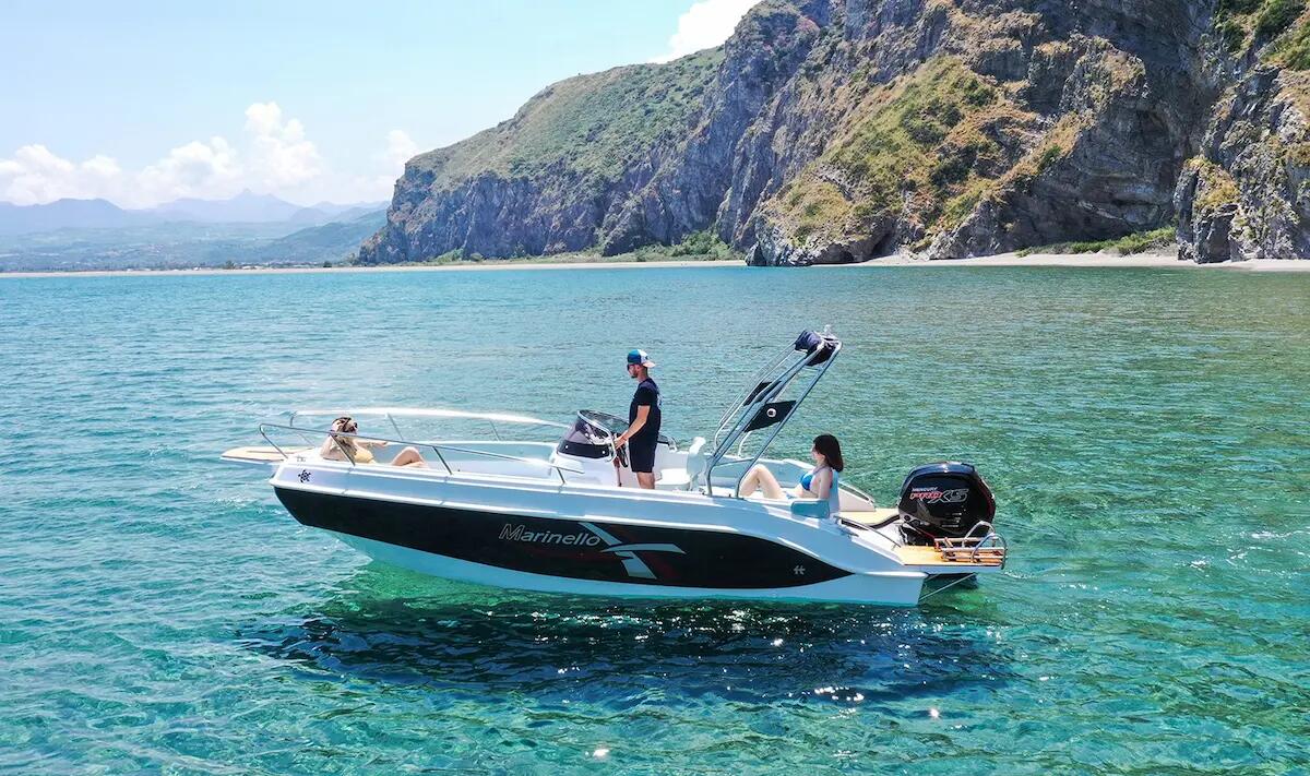 Barche Senza Patente: Il Nuovo Trend dell’Estate 2025 secondo CompanyMarine - 