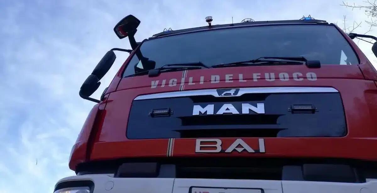 Incendio all’alba a Verona, brucia tettoia del Migross a Porto San Pancrazio - 