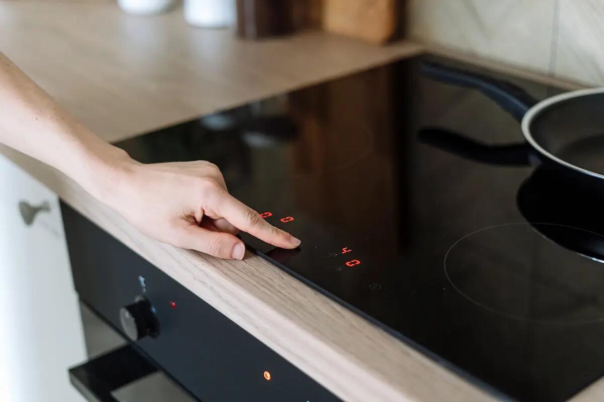 Quanti Watt consuma un piano a induzione? Consumi e contatore - 