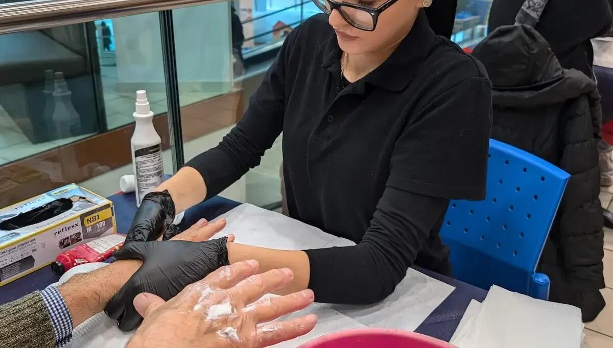 Pordenone, Festa della Mamma: rigenerazione mani offerta dagli studenti Ial FVG dall'8 al 10 maggio -