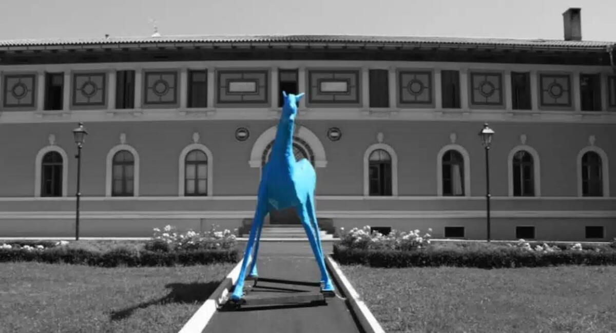 Giugno Migrante 2025: Marco Cavallo al carcere di Udine per la Giornata contro le Torture - 