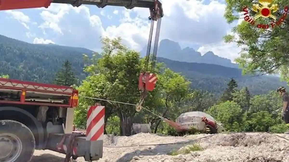 Frana a Borca di Cadore, conclusi gli interventi dei pompieri: 60 operazioni per ripristinare la sicurezza - 