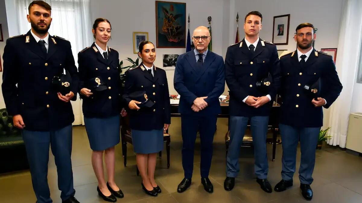 La Questura accoglie i giovani poliziotti del 229° corso: 8 nuovi agenti per la sicurezza di Pordenone - 