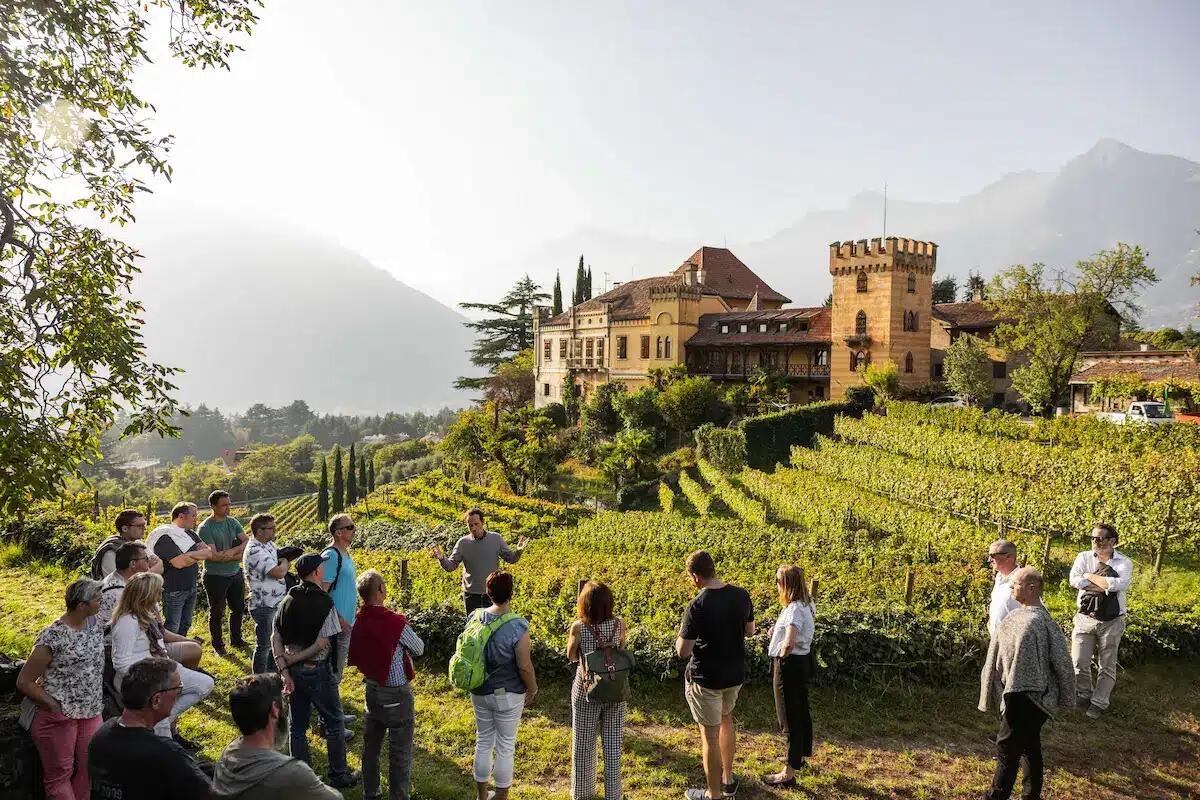 11 castelli in una sola passeggiata: questa città del Nordest ti aspetta - 