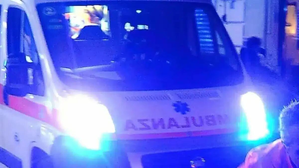 Violento schianto tra due moto, quattro feriti: gravissimi una donna incinta e un bimbo di 10 anni - 