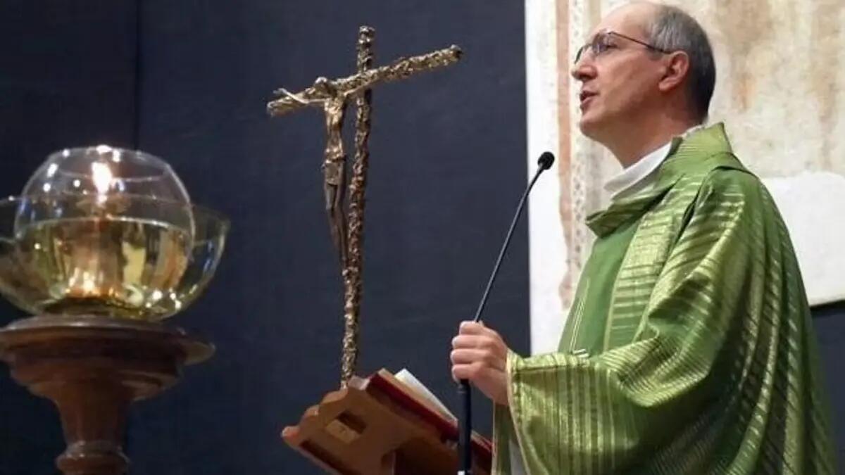 Don Andrea Decarli, parroco del Duomo di Trento, colpito da malore improvviso: ricoverato al S. Chiara - 