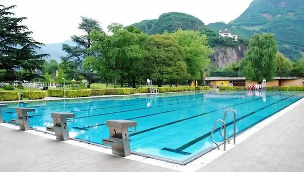 Tentato furto al Lido di Bolzano, traditi dall'allarme: arrestati con il bottino di 3.500 euro - 