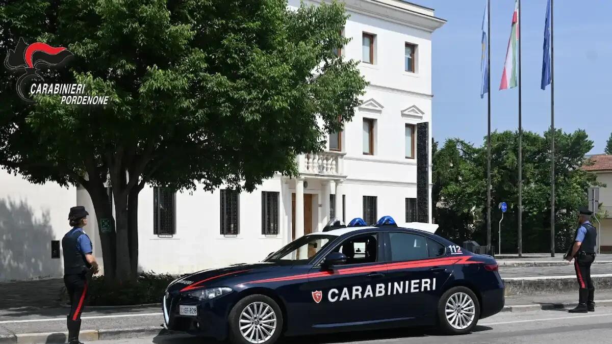 Brugnera, spedizione punitiva a casa di un 24enne: in quattro sotto casa con bastoni lunghi oltre un metro - 