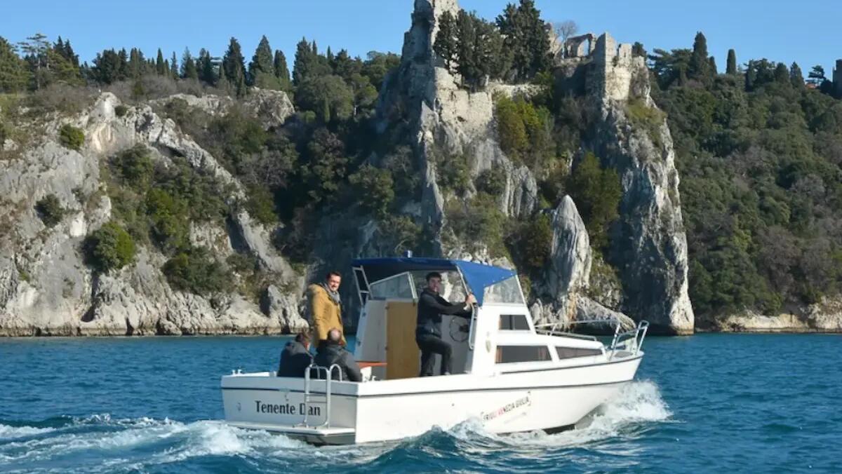 Un viaggio nel tempo tra le onde: escursioni sul Timavo con attori in costume romano - 