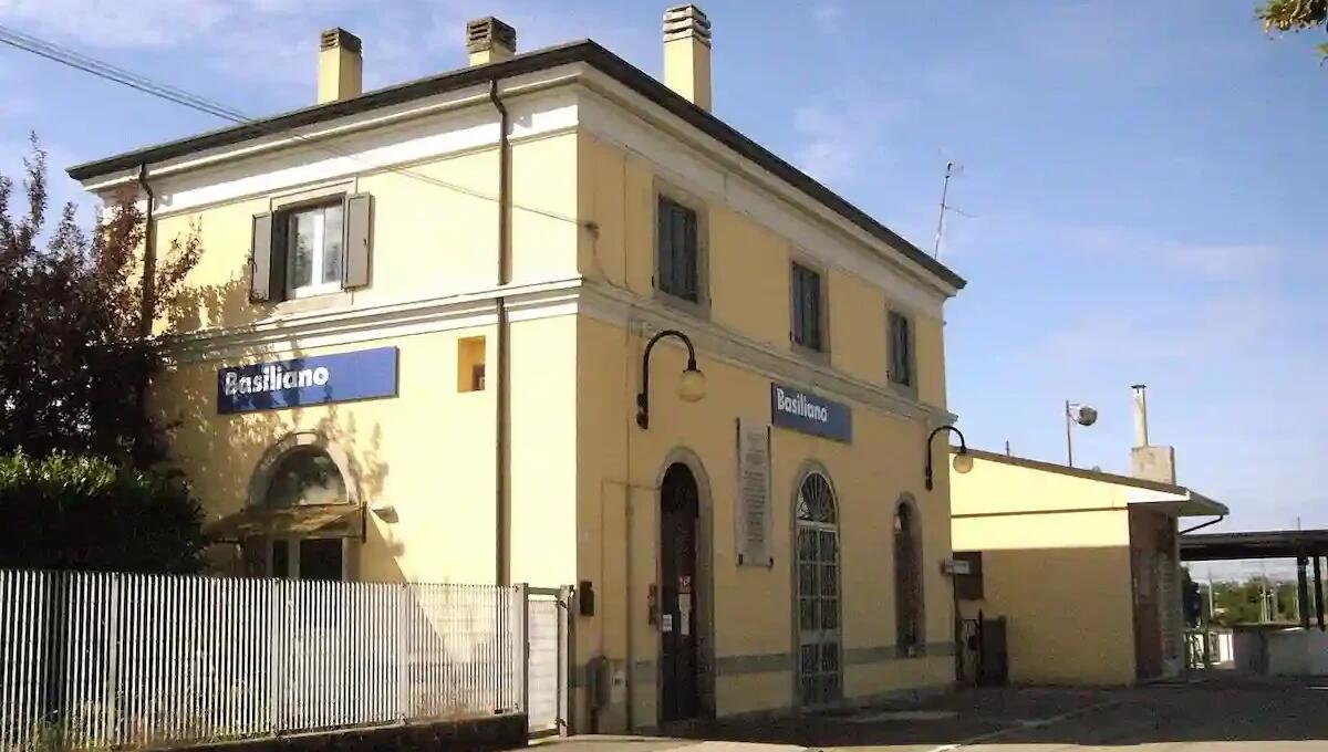 Atti vandalici alla stazione di Basiliano, fermato dai Carabinieri un 23enne: denunciato - 