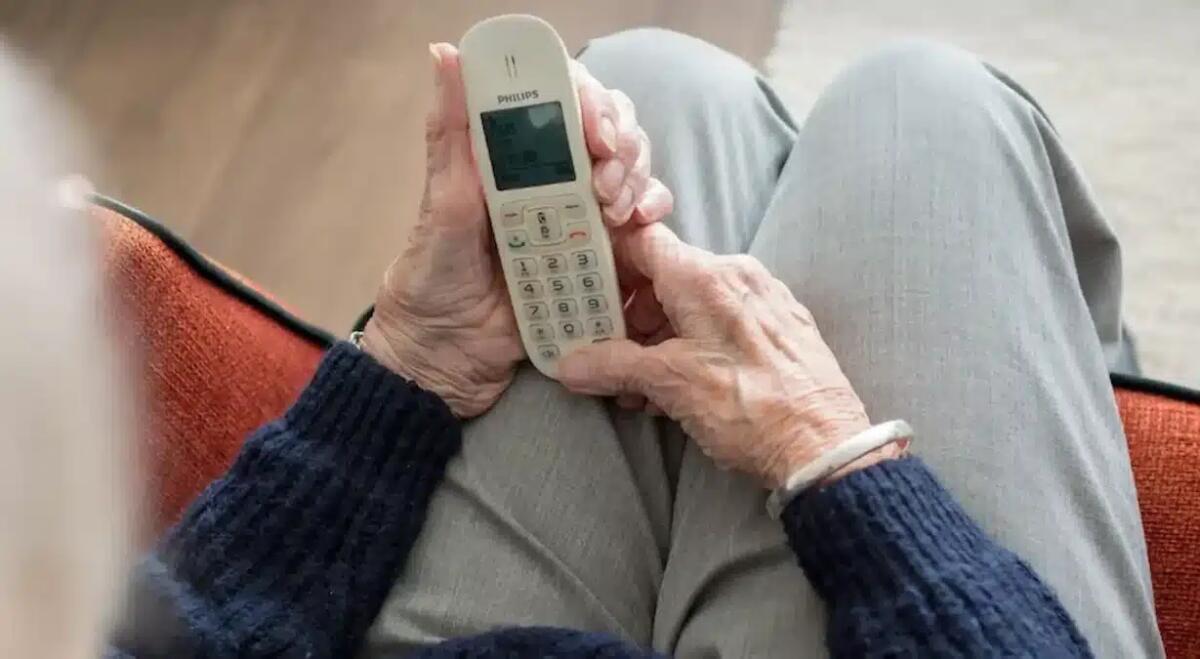 Udine, 73enne raggirato da falso impiegato bancario: truffa telefonica da 47mila euro - 