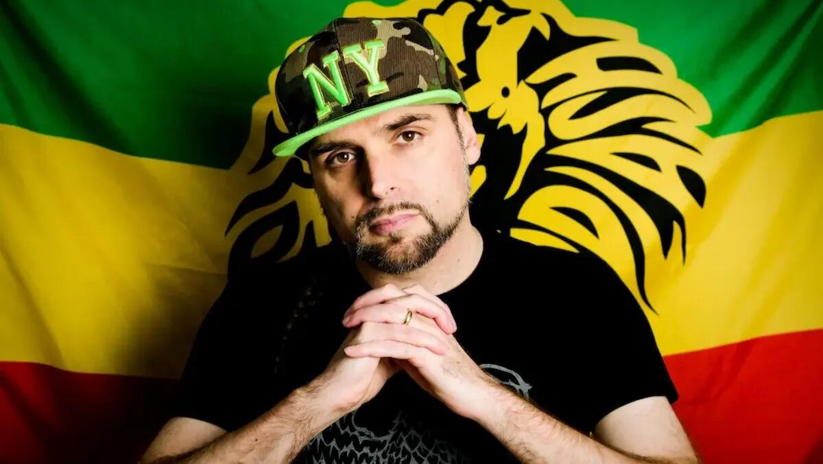 La forza del rap educativo: Dj Tubet guida studenti e docenti in un viaggio musicale - 