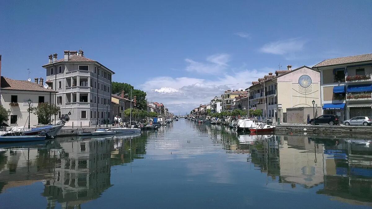 Il mare, la storia e il gusto: questa città del Friuli Venezia Giulia incanta la TV italiana - 