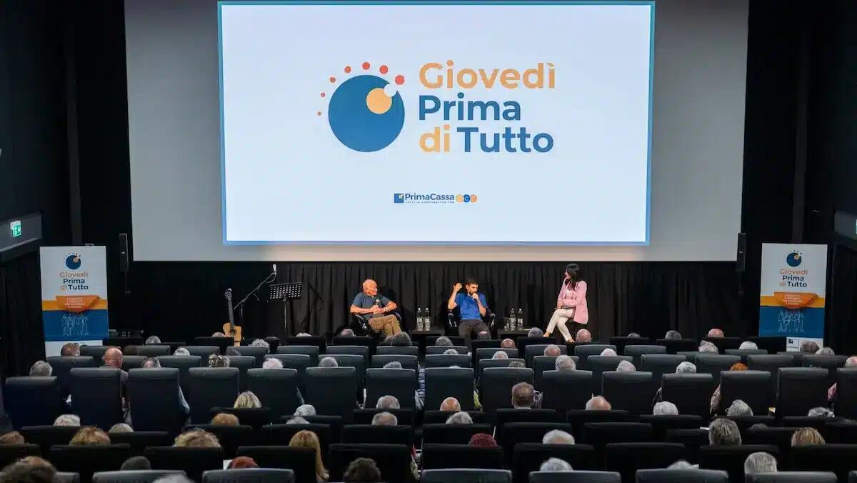 "Giovedì prima di tutto", sold out al Visionario con un omaggio al mare, al coraggio e alla memoria - 