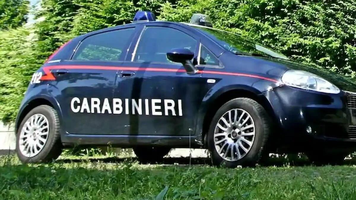 Donna aggredita durante una passeggiata sull’argine: trascinata tra le sterpaglie e stuprata - 