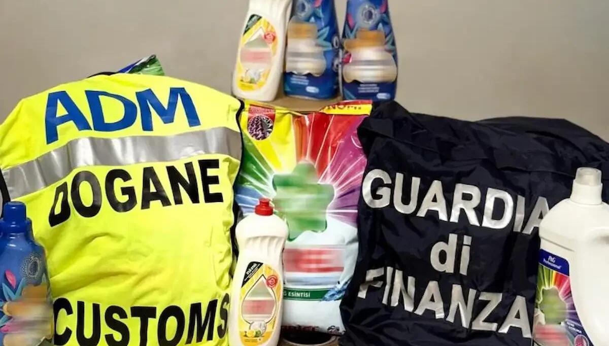 Porto di Trieste, fermato tir carico di detersivi contraffatti: sequestrati 4500 flaconi - 