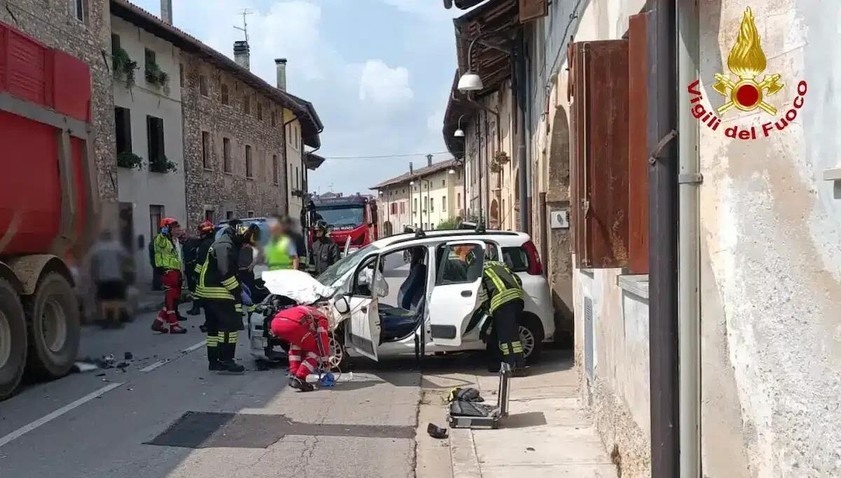 Scontro auto-trattore a Sedegliano: 87enne ferito grave - 