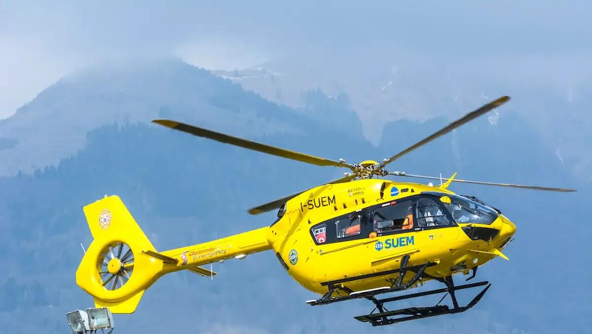 Escursionista tedesco in difficoltà tra nebbia e neve residua: intervento del Soccorso Alpino in elicottero - 