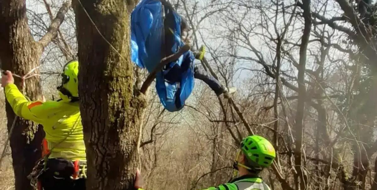 Precipitano col parapendio, soccorsi due polacchi nel pomeriggio - 