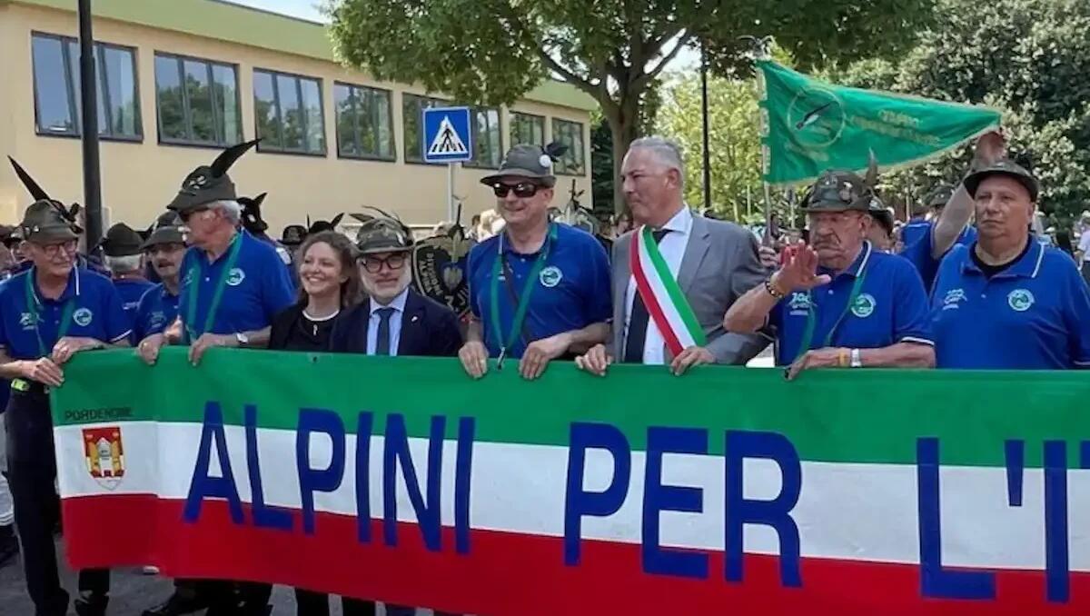 48ª adunata degli Alpini di Pordenone: emozione e storia per i 100 anni della sezione - 