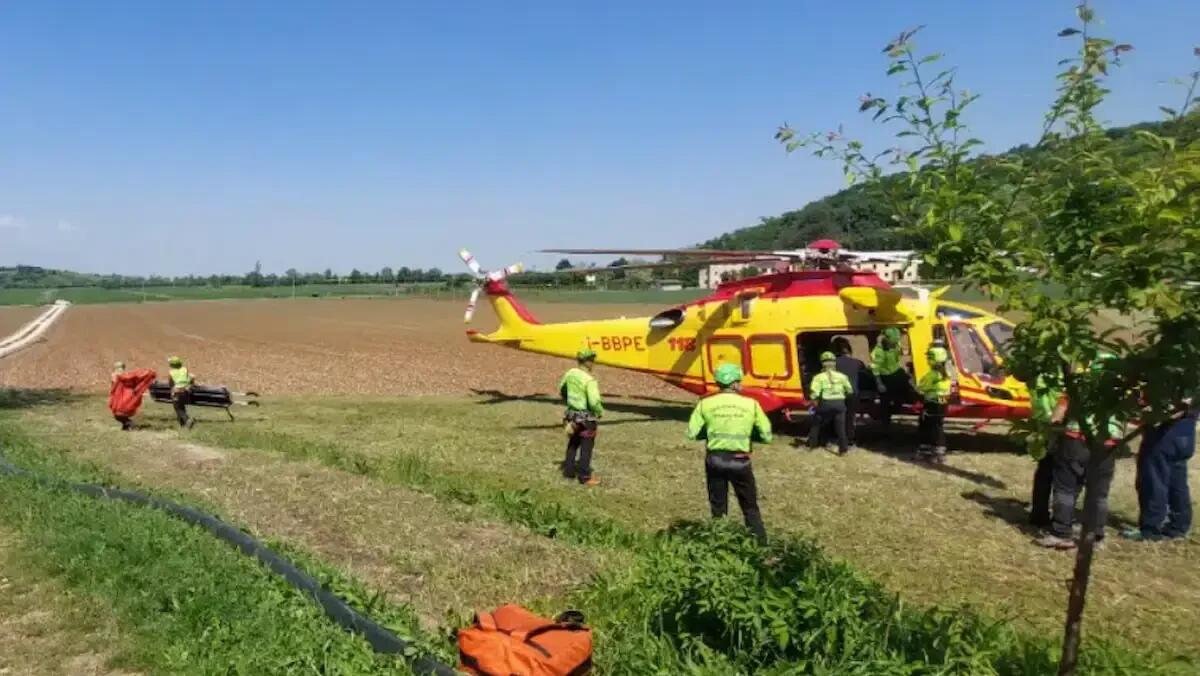 16enne schiacciato da un trattore, è grave: elitrasportato d’urgenza a Udine - 