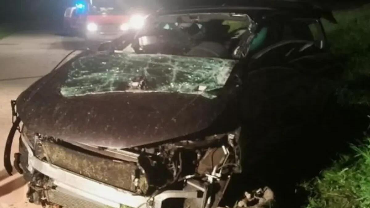 Auto con 3 giovani si schianta contro un escavatore: 20enne gravissimo, intubato ed elitrasportato - 