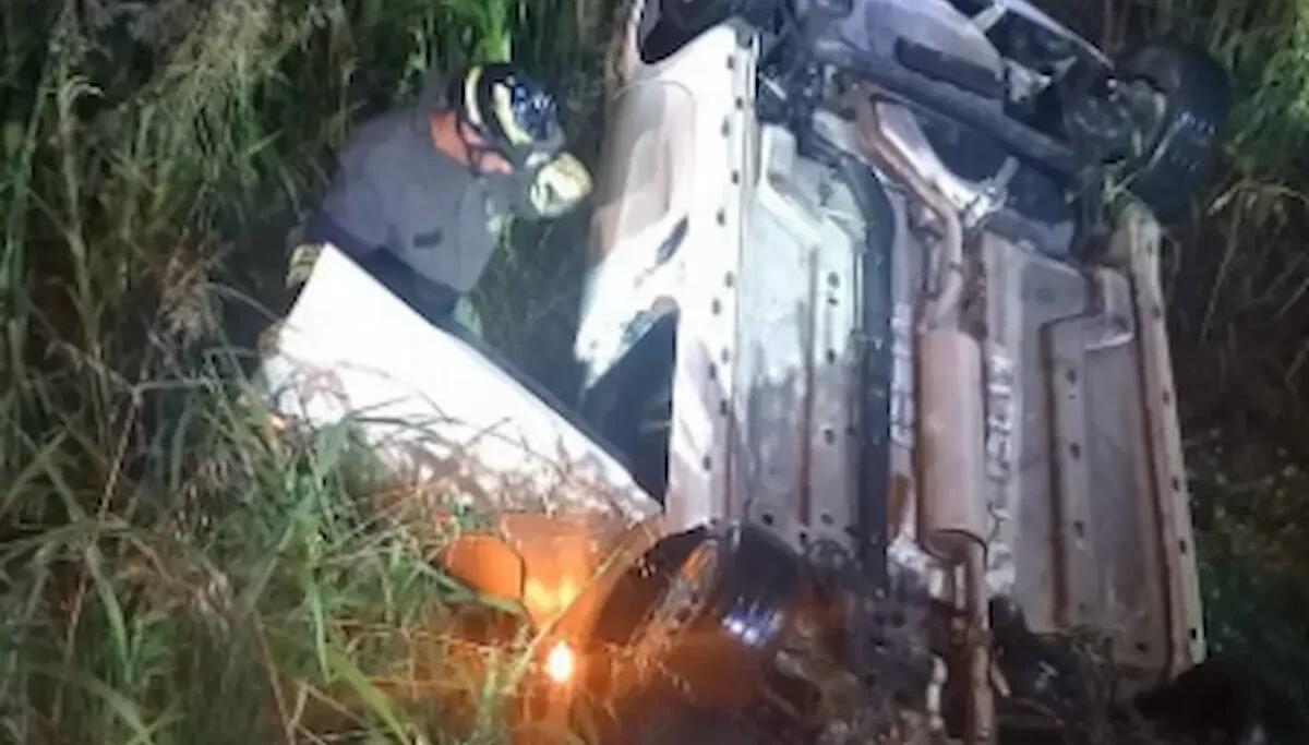 Esce di strada con l'auto e finisce capovolta in un campo: 31enne in ospedale - 