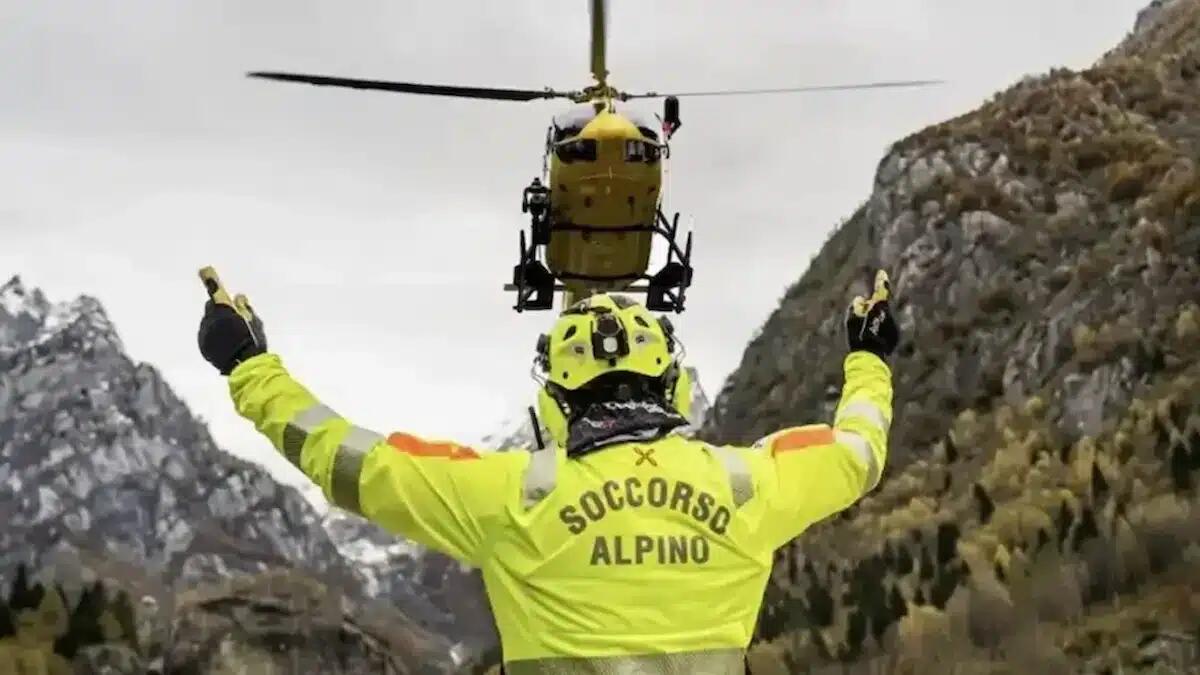 Accusa forti dolori durante l'escursione in quota: turista tedesca 73enne soccorsa con l'elicottero - 