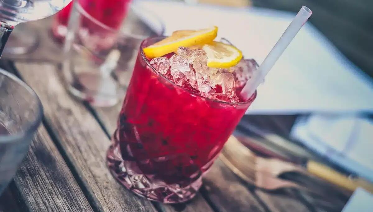 Rissa sfiorata in un locale a Pordenone per il nome di un cocktail: "il Negroni è razzista" - 