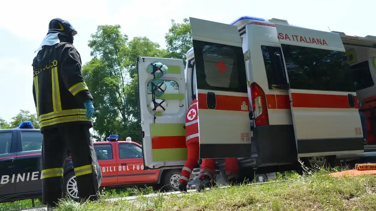 Aviano, Jeep dell'Esercito finisce fuori strada: 6 feriti, sul posto due ambulanze e due elicotteri - 