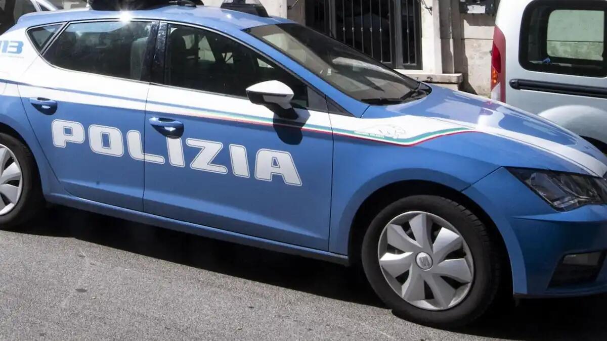 Aggressione in un negozio del centro, il titolare si rifugia nel retrobottega: Daspo Willy per un 35enne - 