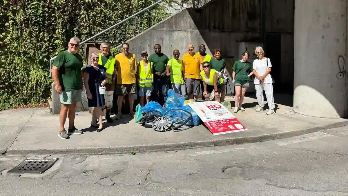 Volontari in azione a Pordenone: 30 kg di plastica rimossi, fissato il prossimo appuntamento -