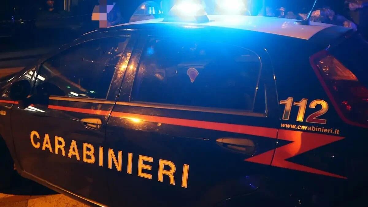 Sfondano il finestrino dell’auto del sindaco, rubano l'intero incasso della sagra: bottino da 10mila euro - 