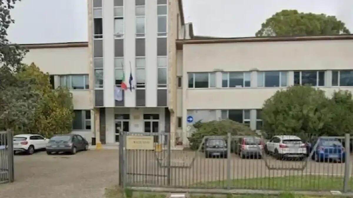 Entrano di notte all'ISIS Malignani di Cervignano, porta forzata e allarme disattivato: non rubano nulla - 