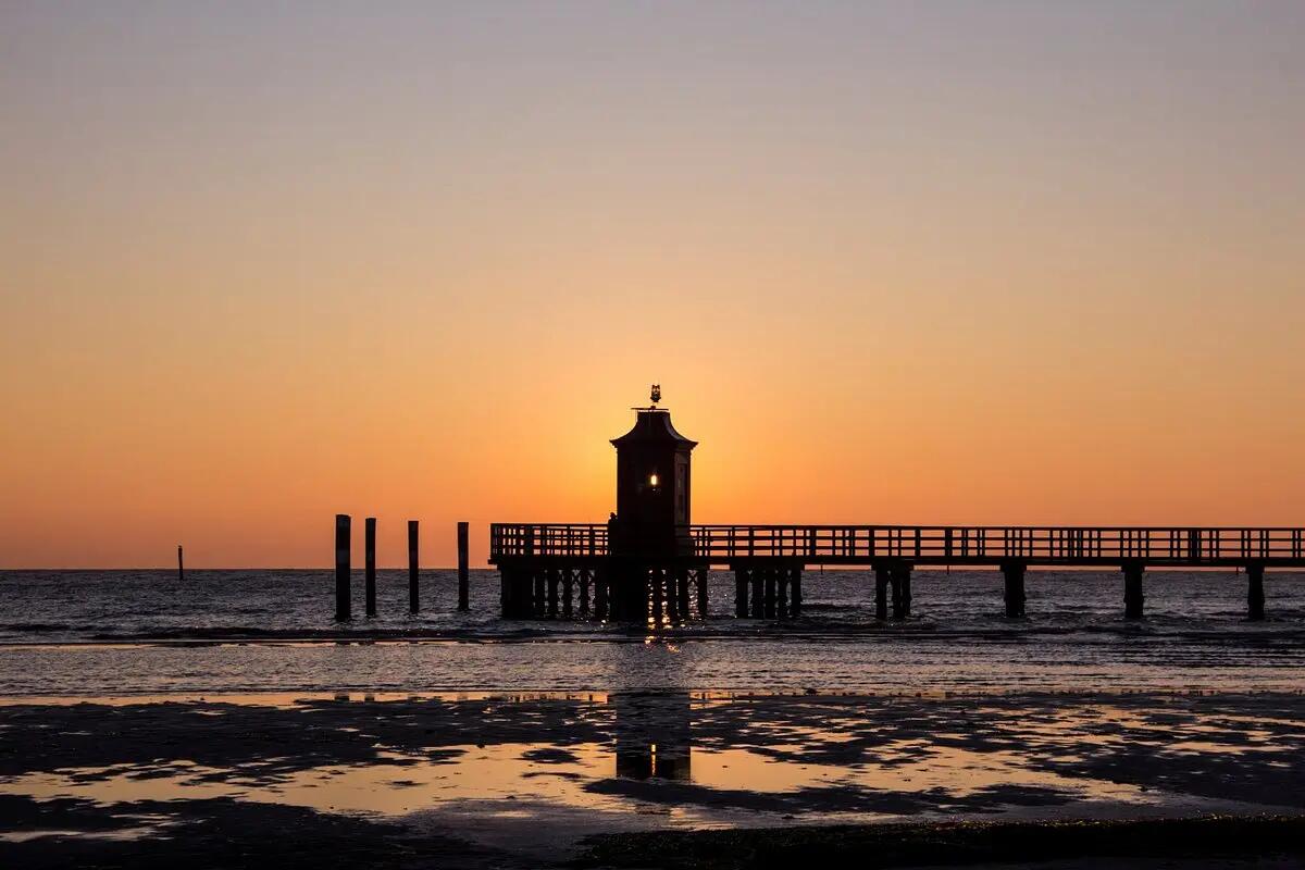 Questa camminata ti porta dentro la storia segreta di Lignano (e finisce con un brindisi) - 