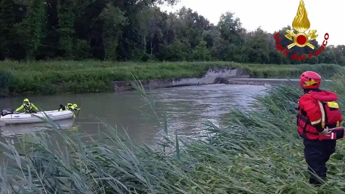 In riva al fiume a fine giornata per rilassarsi: 35enne ripescato morto. Cosa è successo. - 
