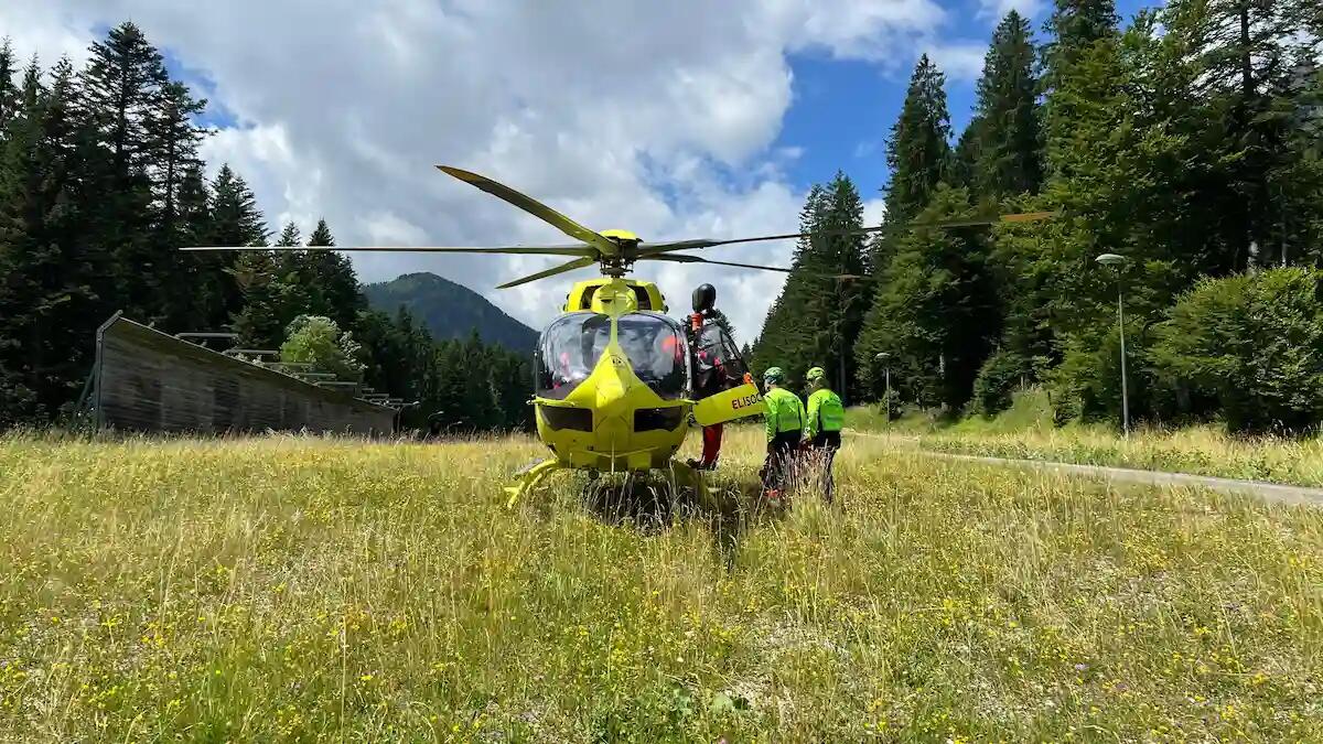 Infortunio a 1660 metri di quota: 50enne elisoccorsa sulle Dolomiti Pesarine - 