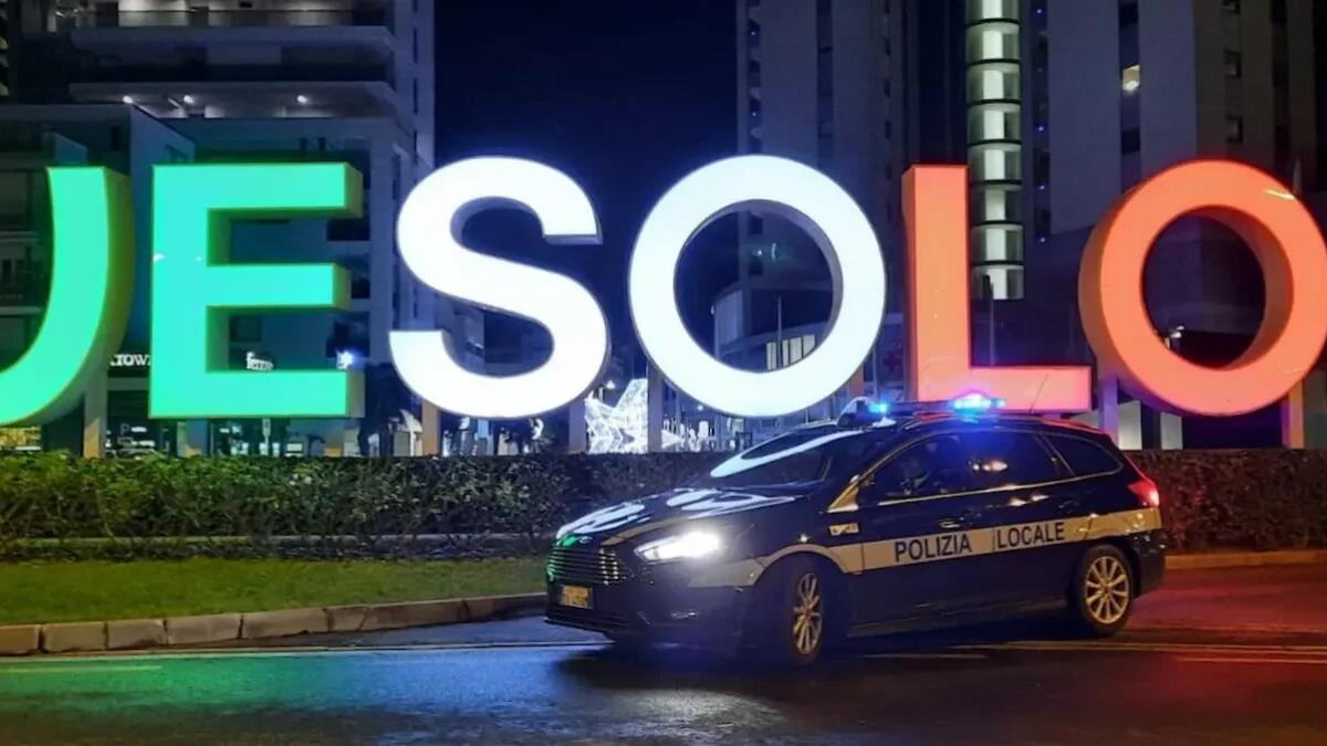 Drink a base di vodka serviti a due minorenni: scatta la multa per un locale di Jesolo - 