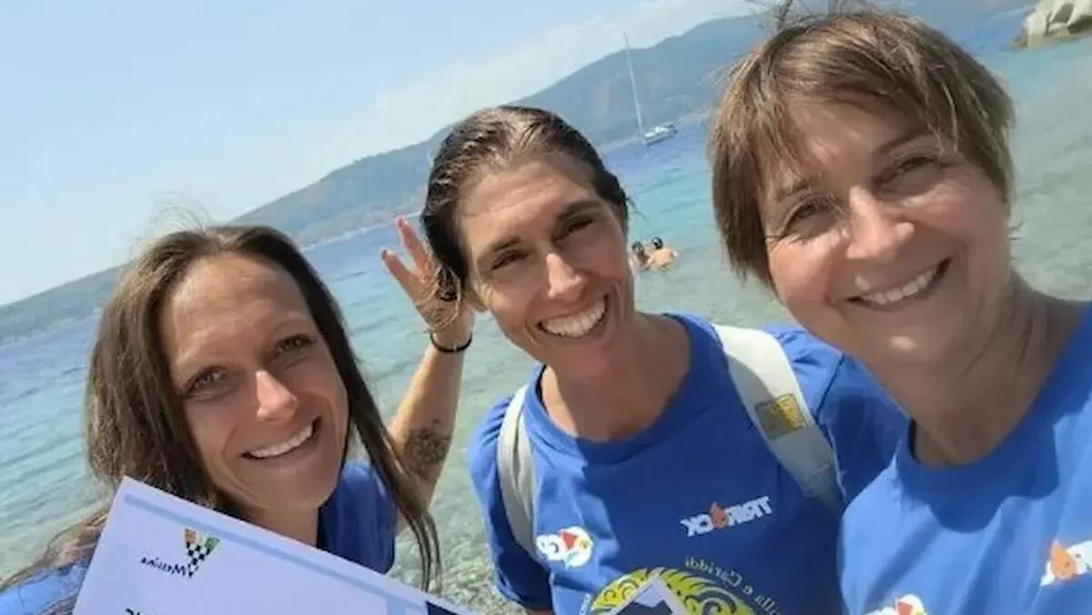 50° compleanno attraverso lo Stretto a nuoto: l'impresa di due amiche, una veneta e una friulana - 