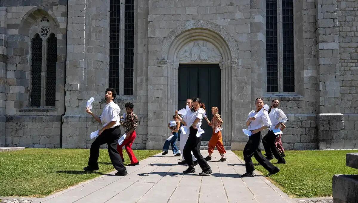 Le Vie di Carta: danza urbana e artigianato si incontrano nel cuore di Udine - 