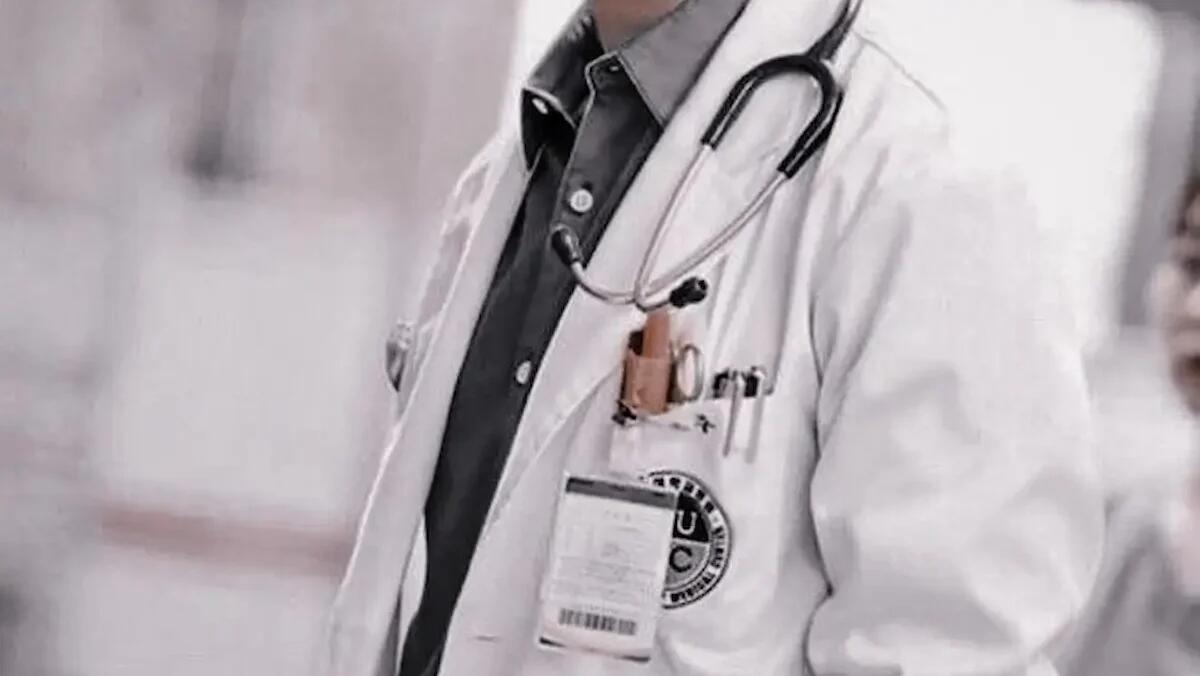 Muore dopo 2 ore, diagnosi errata e negligenza per l'accusa: medico condannato a 1 anno (pena sospesa) - 