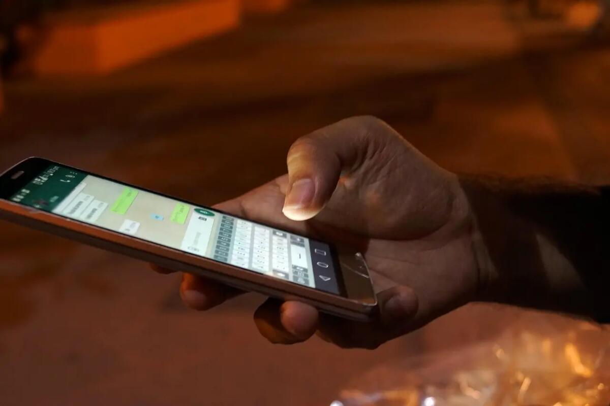 Chi Risponde Davvero ai Messaggi? Il Lato Segreto delle Agenzie OnlyFans in Italia - 