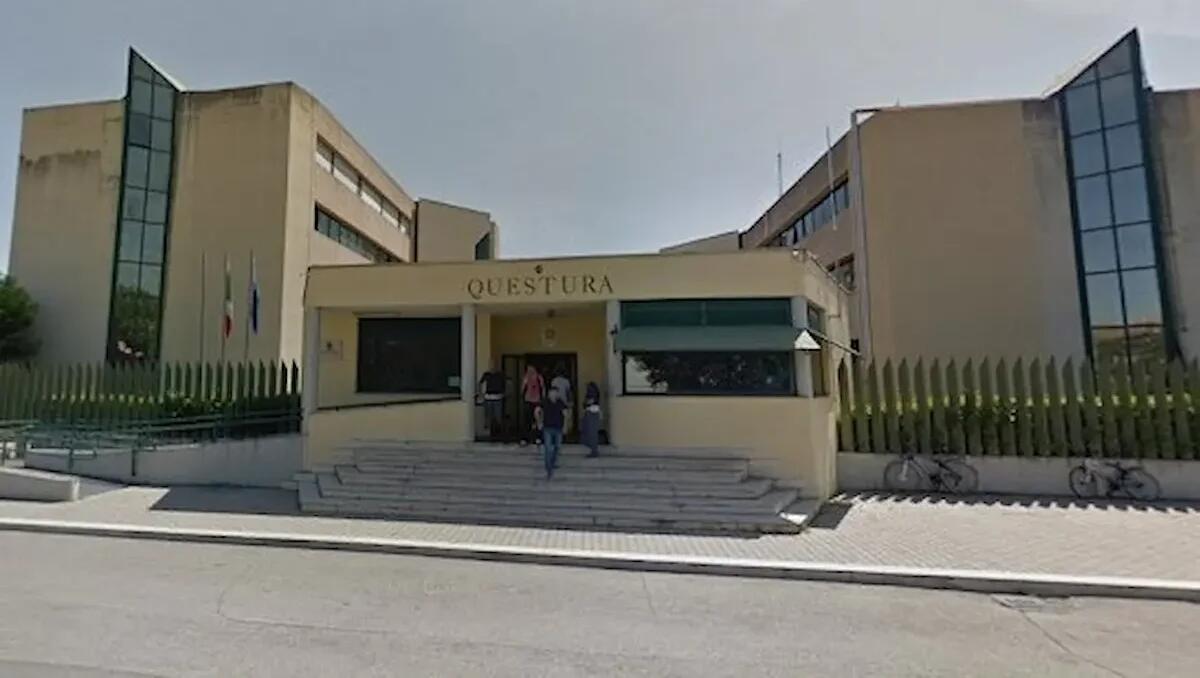 Petardi a fine partita Ternana-Vicenza, problemi all'udito per due volontari: Daspo per 4 tifosi vicentini - 