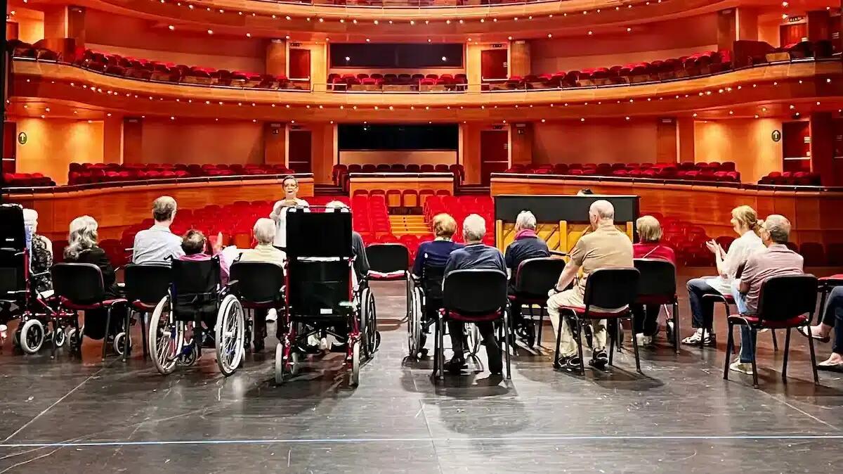 Udine, “L’Ora di Coro”: il progetto al Teatro Nuovo con gli anziani della residenza "La Quiete" - 
