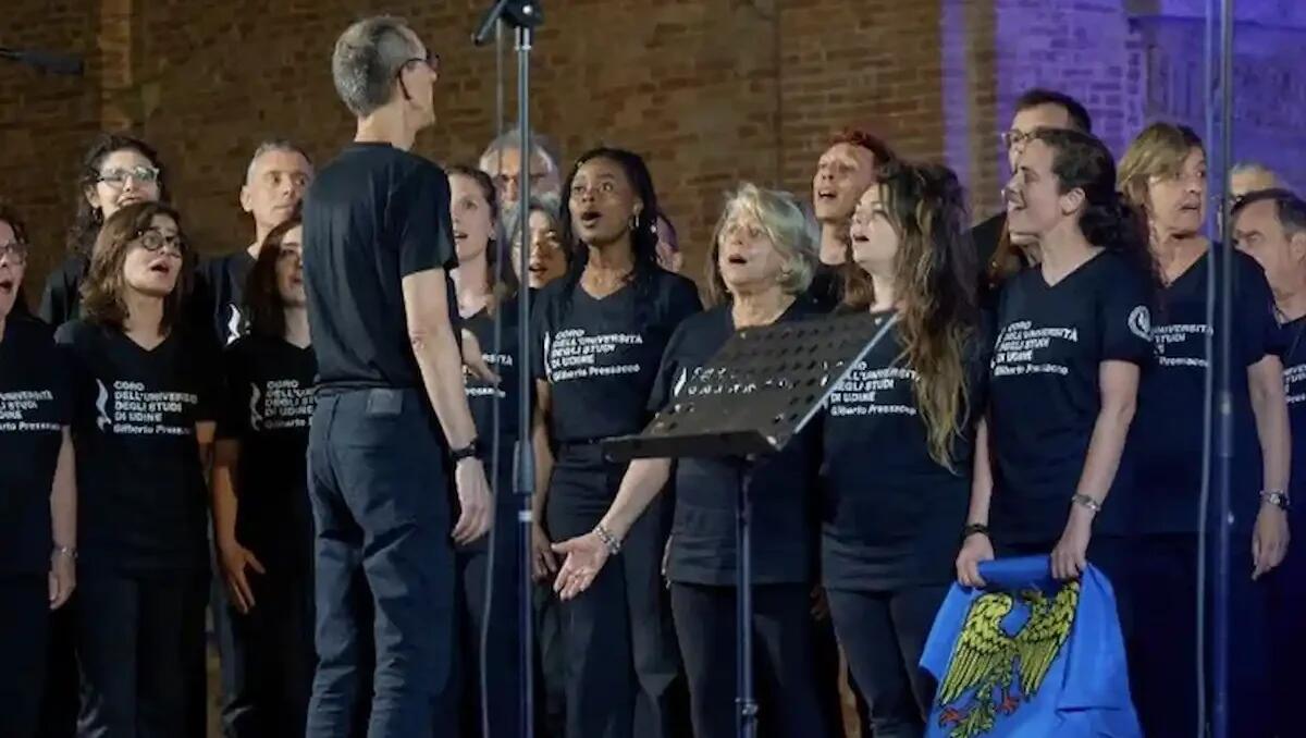 Concerto nella Grotta di Antro: il Coro Pressacco inaugura le nuove luci - 