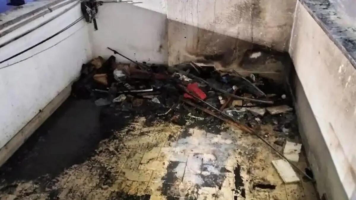 Paura a Laion, un divano si incendia e il balcone va a fuoco: salvo l'inquilino -