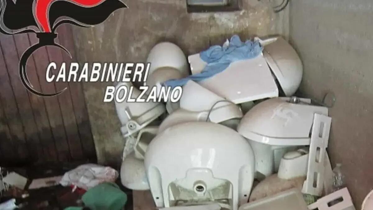 Hotel dismesso trasformato in discarica abusiva, rilevati anche rifiuti pericolosi: maxi multa - 