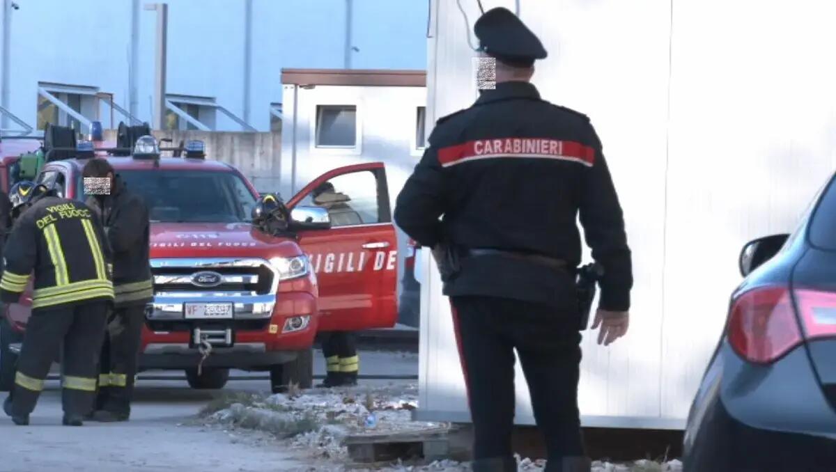 Colpito alla testa da un palo di cemento, operaio perde i sensi: è gravissimo in terapia intensiva - 